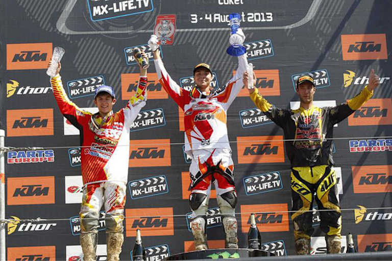 Valentin Guillod (M.) steuert auf den EM-Titel zu, aber Jeremy Seewer (li.) bleibt dran