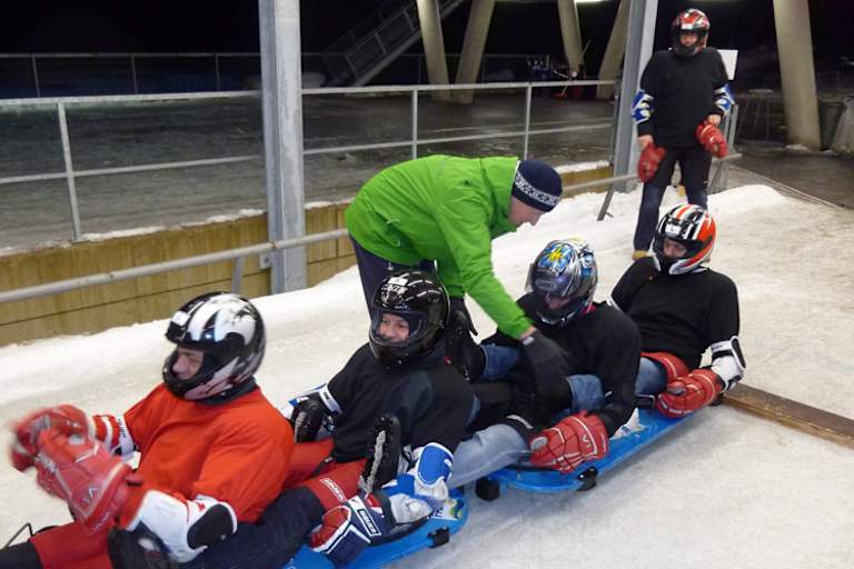 Jörg Teuchert (Zweiter von hinten) unterwegs mit dem Wok