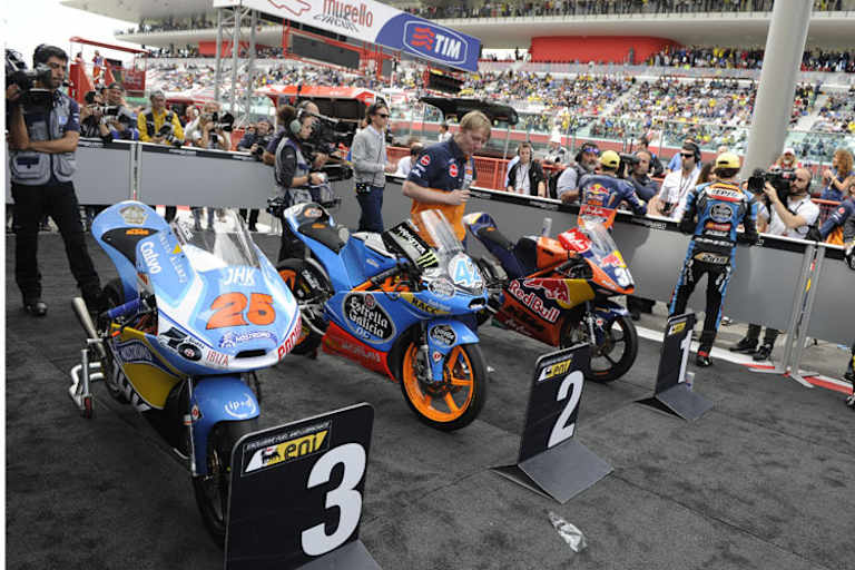 Gewohntes Bild: 2013 schafften es bisher nur KTM-befeuerte Piloten in den Parc Fermé