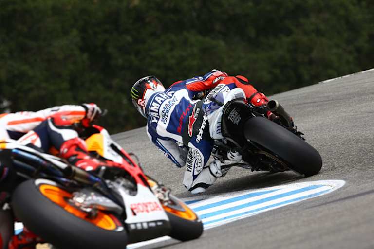 Lorenzo in der Corkscrew vor Landsmann Márquez