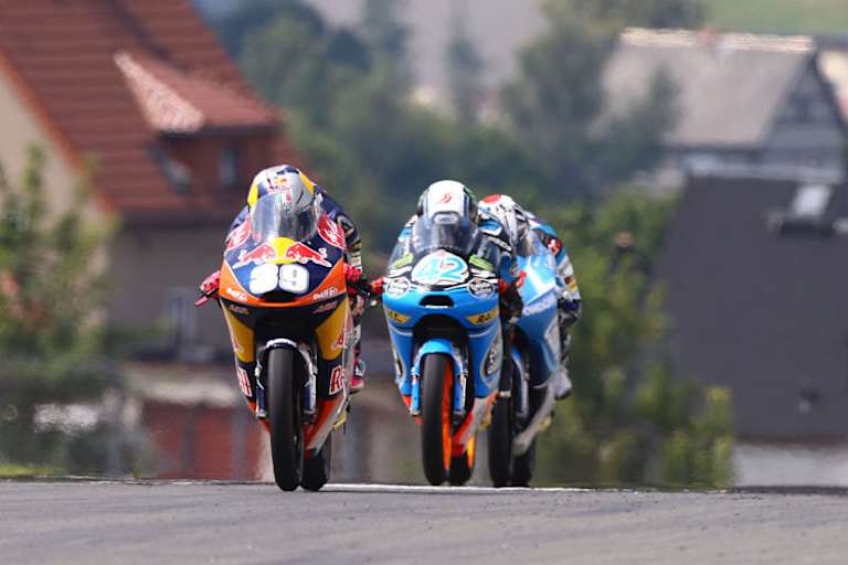 Luis Salom (39) hat bisher seine Rivalen Alex Rins und Maverick Viñales im Griff