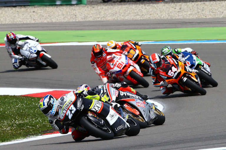 Marcel Schrötter: Hier führt er die Gruppe mit Sandro Cortese (11) an