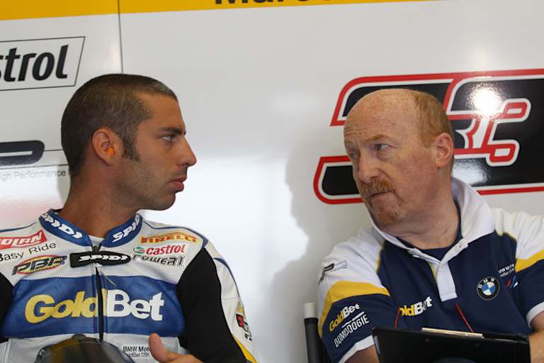 «Kommst du mit zu Aprilia», fragte Marco Melandri (li.) seinen Crew-Chief