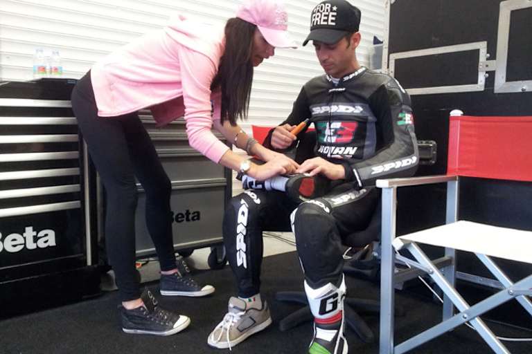 Trotz Sieg übt Marco Melandri Kritik an BMW