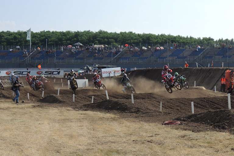 Zu Beginn führte Nagl als Zweiter die Verfolgermeute hinter Tommy Searle an