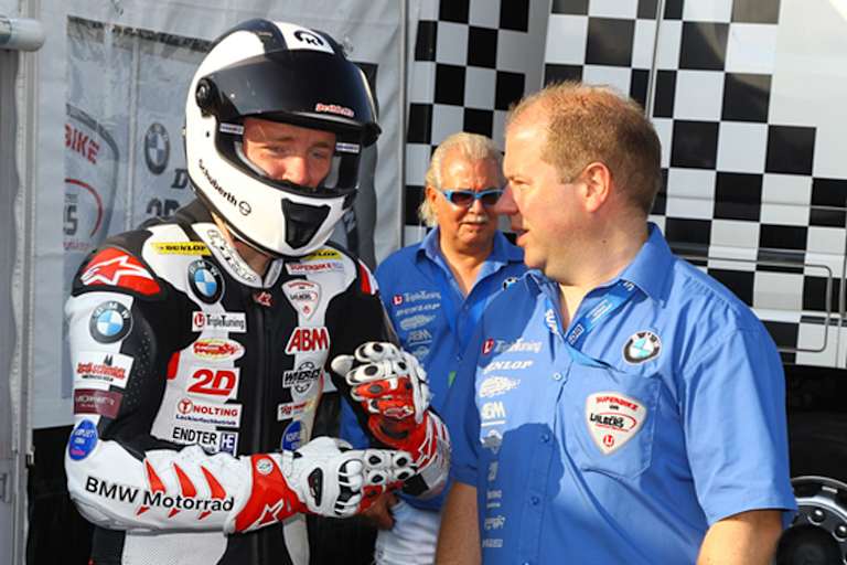 Nebel (li.) mit seinem Techniker Burkhardt Stember