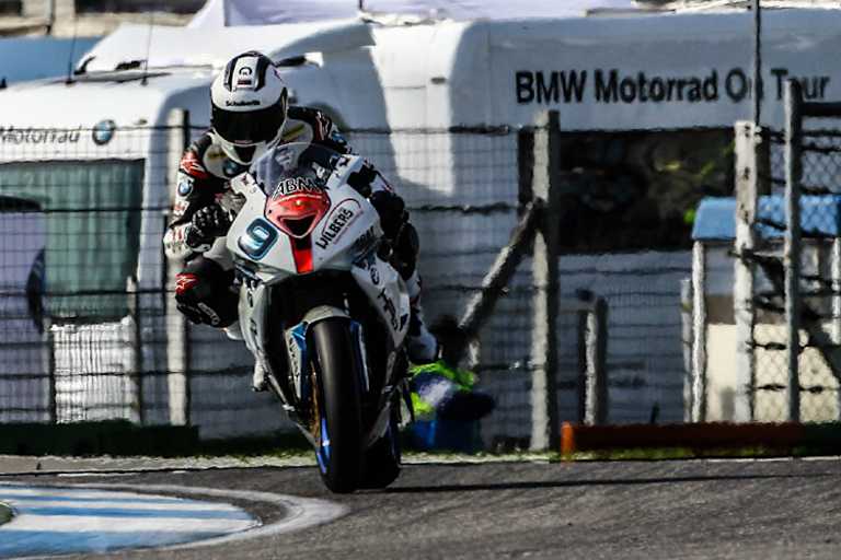 Stefan Nebel gibt seiner BMW HP4 die Sporen