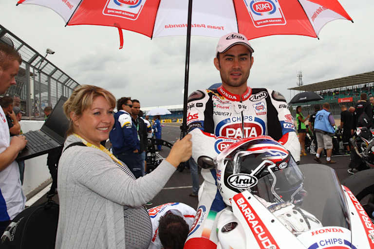 Olivia Haslam ist hochschwanger