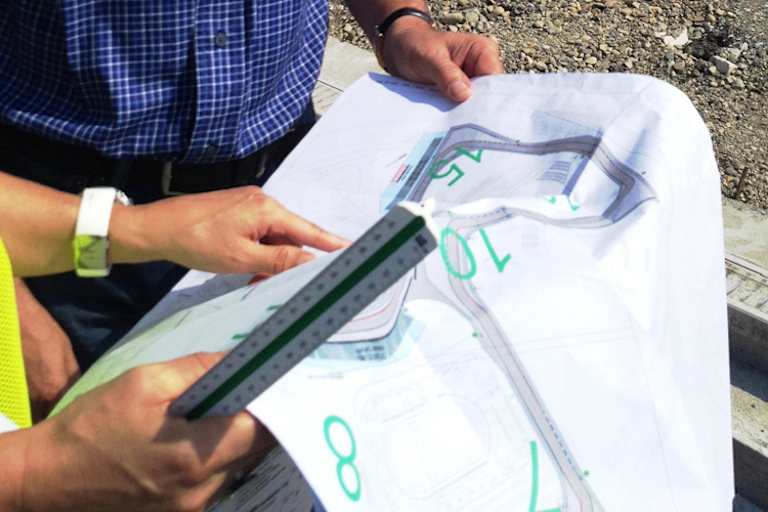 Hier geht's lang: Charlie Whiting ist vom Pistenlayout sehr beeindruckt