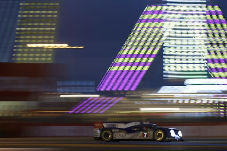 Bestzeit im Warm-Up lässt Toyota hoffen