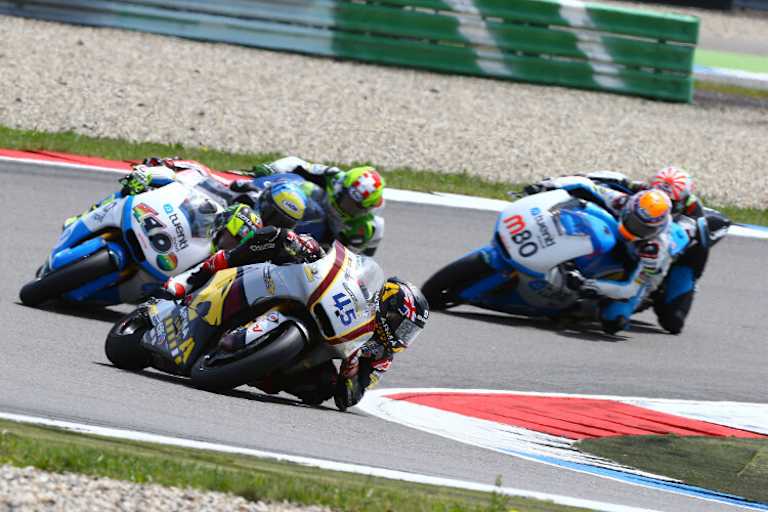 Scott Redding im Kampf gegen Pol Espargaró