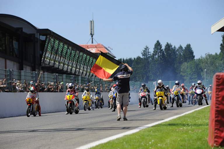 Viele prominente Starter bei der 500GP-Parade in Spa
