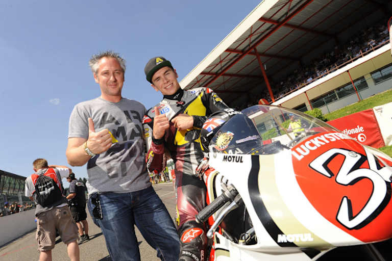 Marc-VDS-Teammanager Michael Bartholemy mit Scott Redding