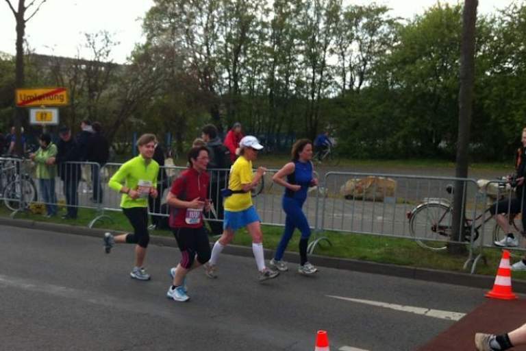 Jan Seyffarth nutzt auch beim Marathon den Windschatten