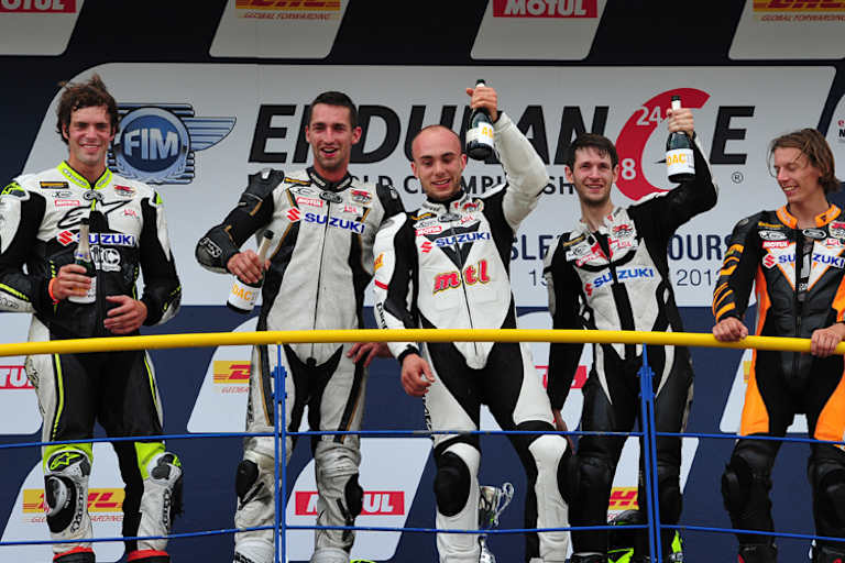 Gefeiert wird im Suzuki Cup gemeinsam