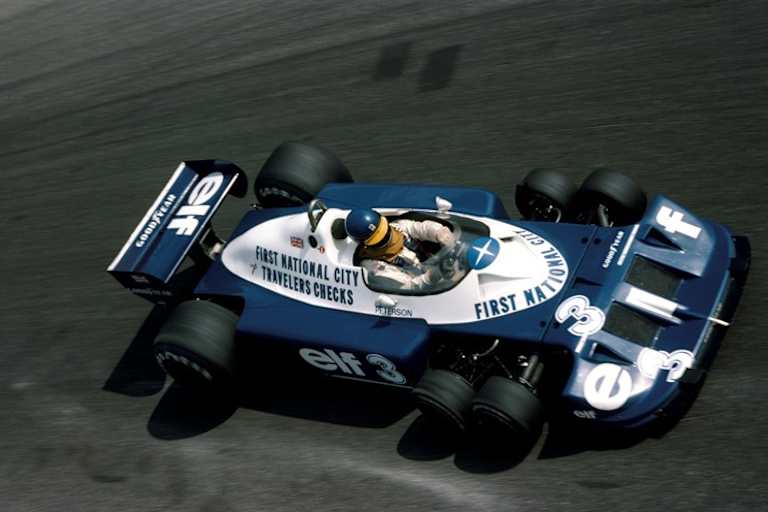 Der bekannteste Tyrrell: P34, hier mit Ronnie Peterson 77 in Monza