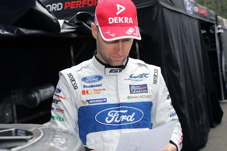 Stefan Mücke bei der Daten-Analyse