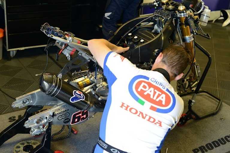 Hier bekommt die Honda Fireblade einen neuen Motor verpasst