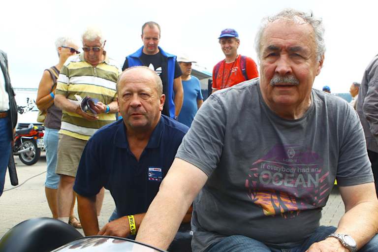 Werner Schwärzel (re.) und Andreas Huber beim Zschorlauer Dreieckrennen