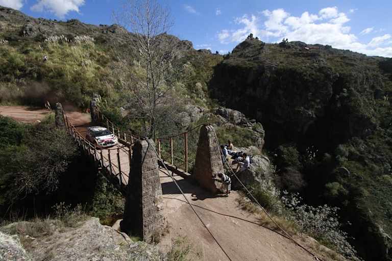Eine der vielen Brücken in Argentinien