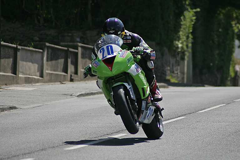 Lintin: Platz 15 im zweiten Lauf der Supersport-TT 2013