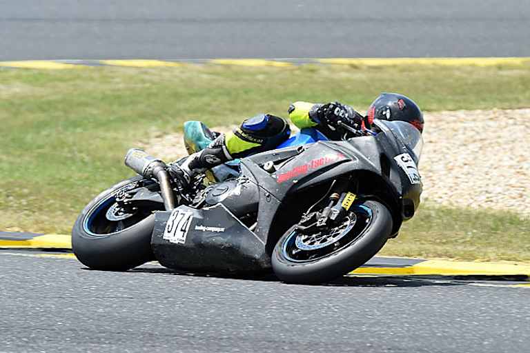 Andreas «Gangolf» Gangl auf seiner Suzuki