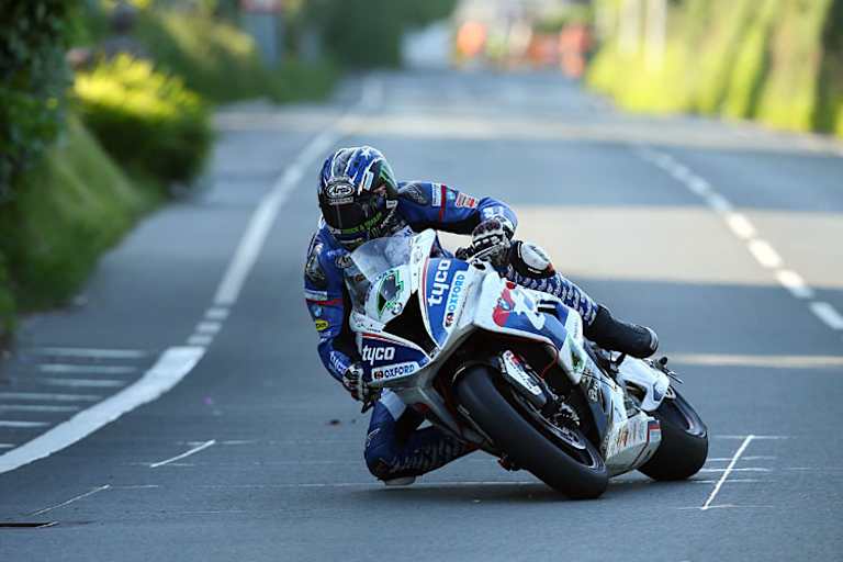 Ian Hutchinson ist Schnellster in der Klasse Superstock