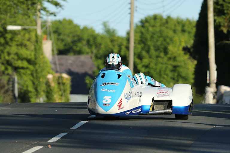 John Holden/Andrew Winkle waren in jedem Training Schnellste