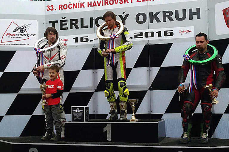 Christopher Eder siegt in der Achtelliterklasse