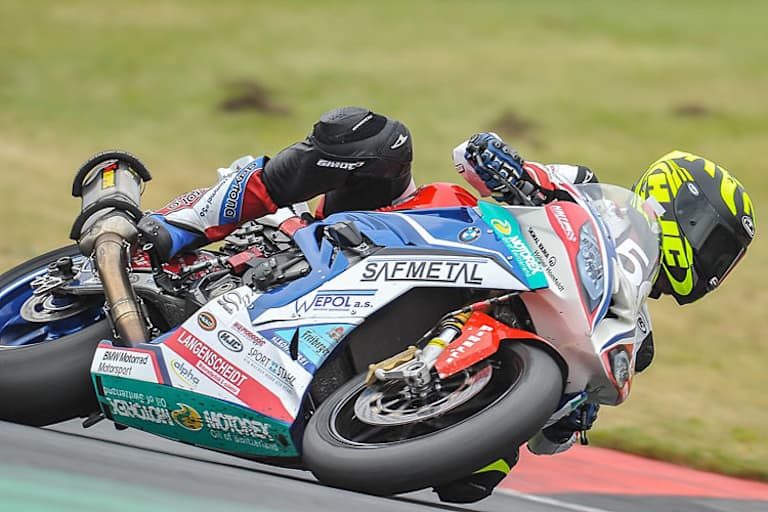 Sascha Hommel beim letzten Funktionstest der BMW S1000RR