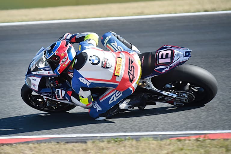 Lukas Pesek auf der BMW S1000RR von Penz13.com