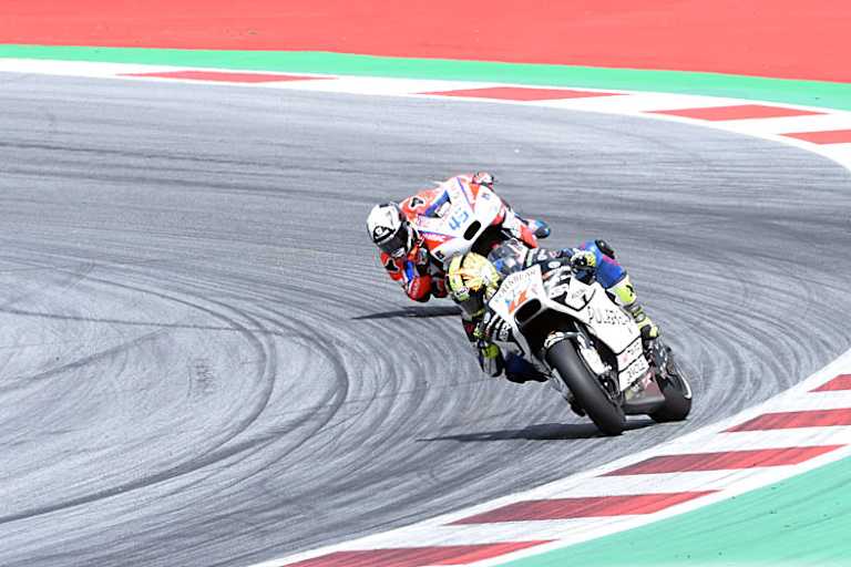 Karel Abraham vor Scott Redding