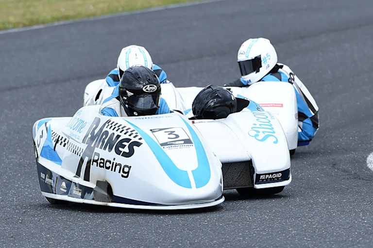 JohnHolden/Mark Wilkes müssen einen Punkte auf Bennie Streuer/Kevin Rousseau aufholen