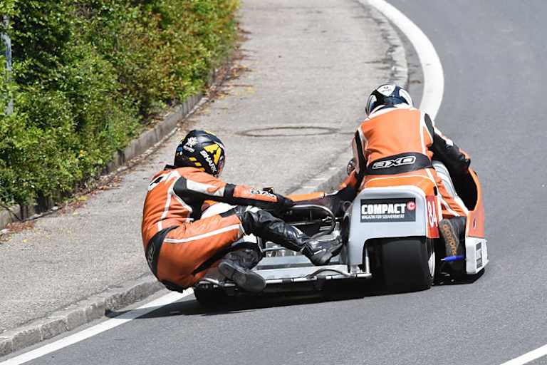 Auch die Seitenwagen-Teams sorgen in Landshaag für Spektakel