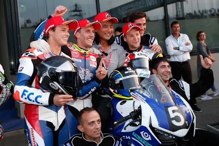 Die siegreiche Mannschaft von F.C.C. TSR Honda France