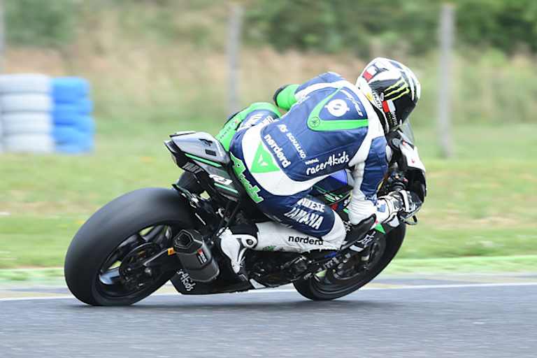 Andreas Fichtenbauer auf seiner «racer4kids»-Yamaha