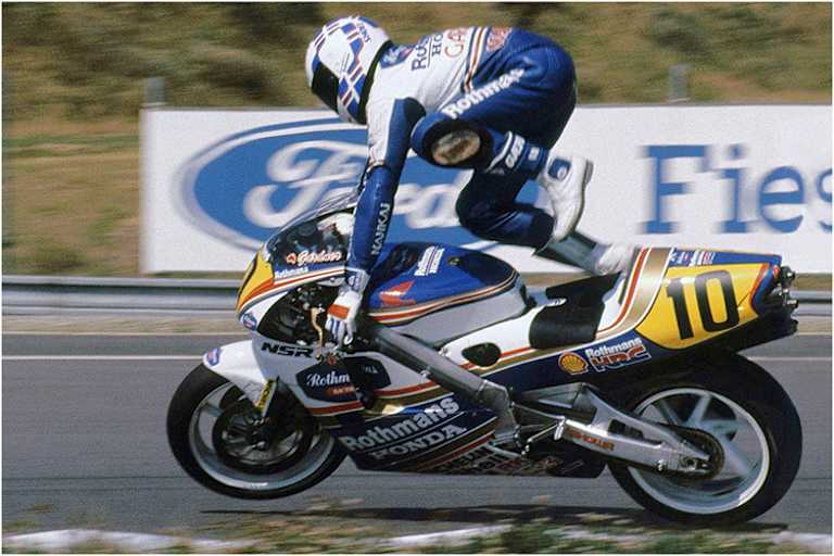 Wayne Gardner 1990 in Brünn auf einer Rothmans-Honda