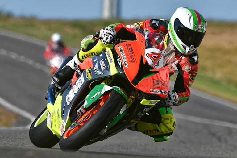 Nico Müllers Team muss ein neues Bike aufbauen