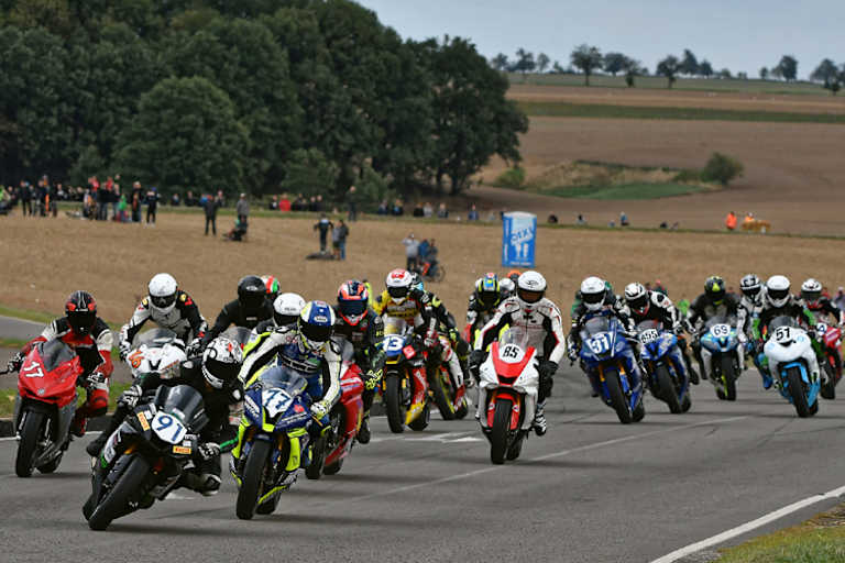 Julian Trummer (91) erwischte den besten Start