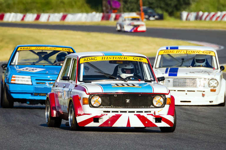 Werner Liebers bringt zum Sachsenring-Jubiläum einen Zastava-Tourenwagen mit 