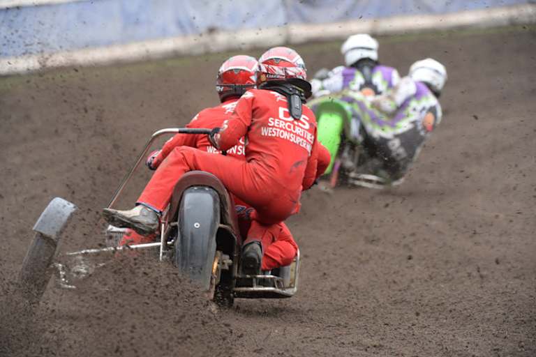 Die 1000er fahren rechts herum