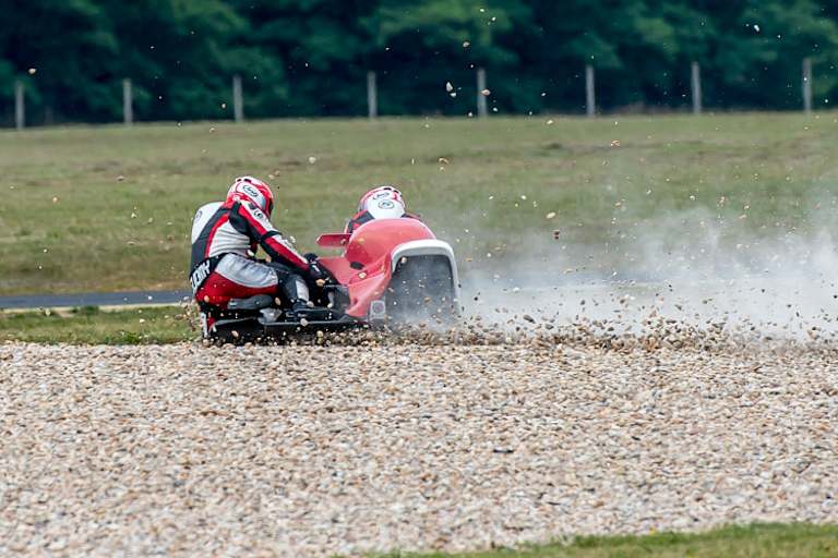 Pärm/Meius rauschten ins Kiesbett 