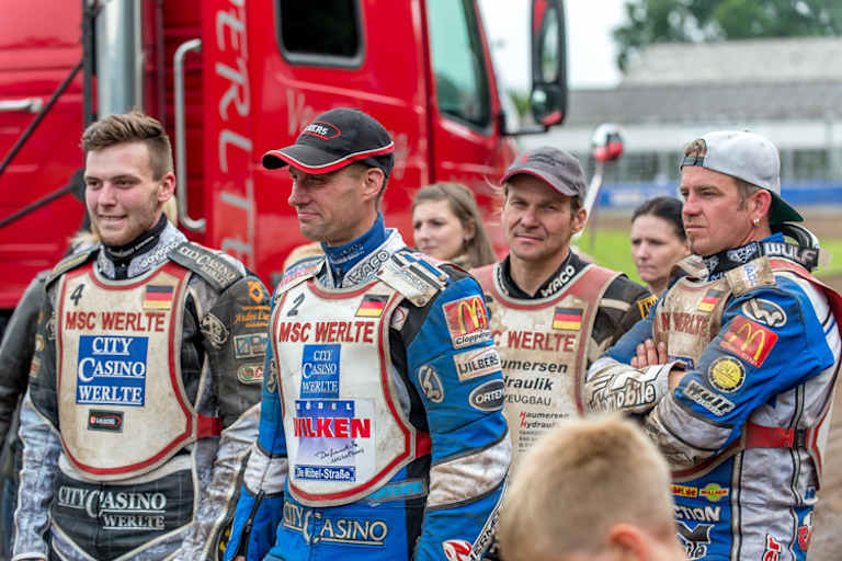 Huckenbeck, Tebbe, Kröger und Katt vor der Siegerehrung