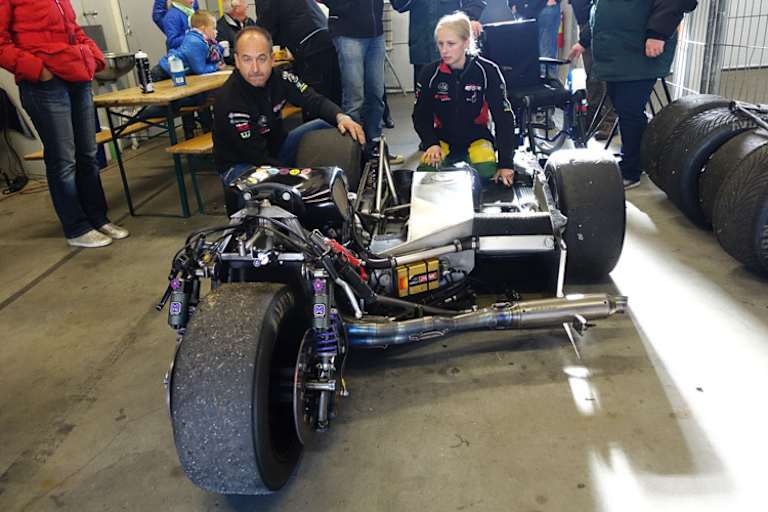 Tim, Ilse & the naked Bike