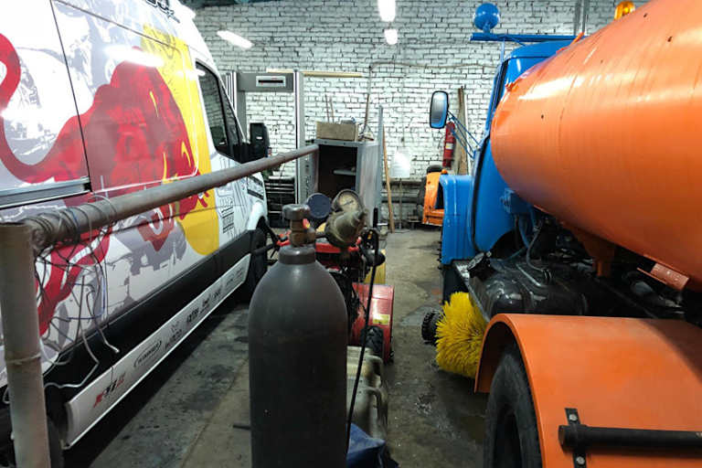 Der «Rote Bulle» in der warmen Box 