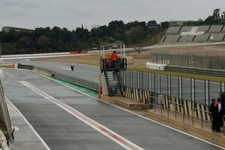 Dominique Aegerter rückte als erster Moto2-Pilot aus