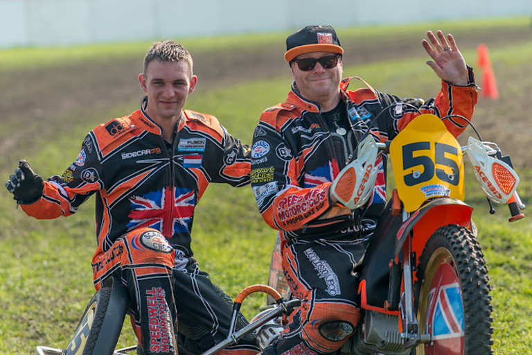 Der Brite Dave Carvill war bisher mit Beifahrer Dennis Smit (NL) unterwegs 