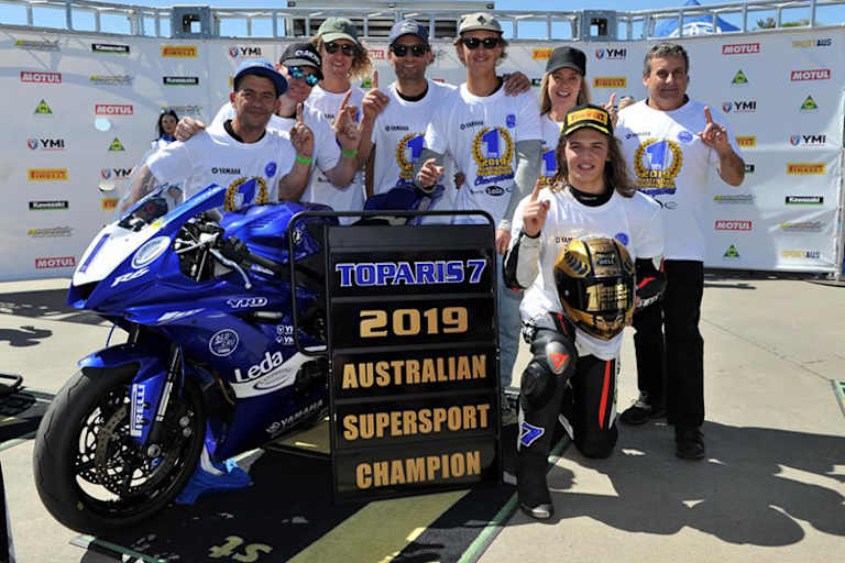 Tom Toparis (rechts unten) wurde auf Phillip Island Australischer Meister