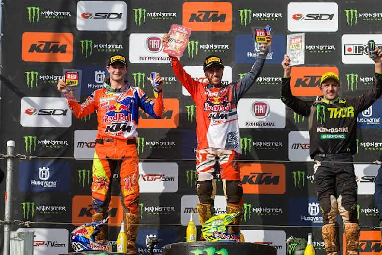 Tony Cairoli holte in Red Sand beide Laufsiege, Jeffrey Herlings wurde zweimal Zweiter