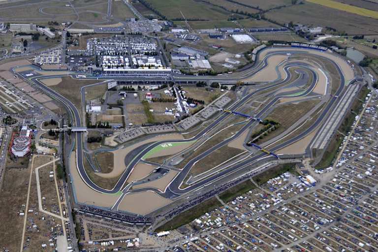 Die Rennstrecke in Magny-Cours aus der Vogelperspektive 